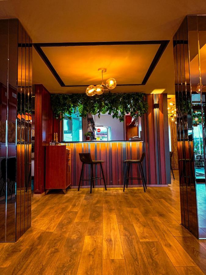 Hotel Driada Gjakova Bagian luar foto