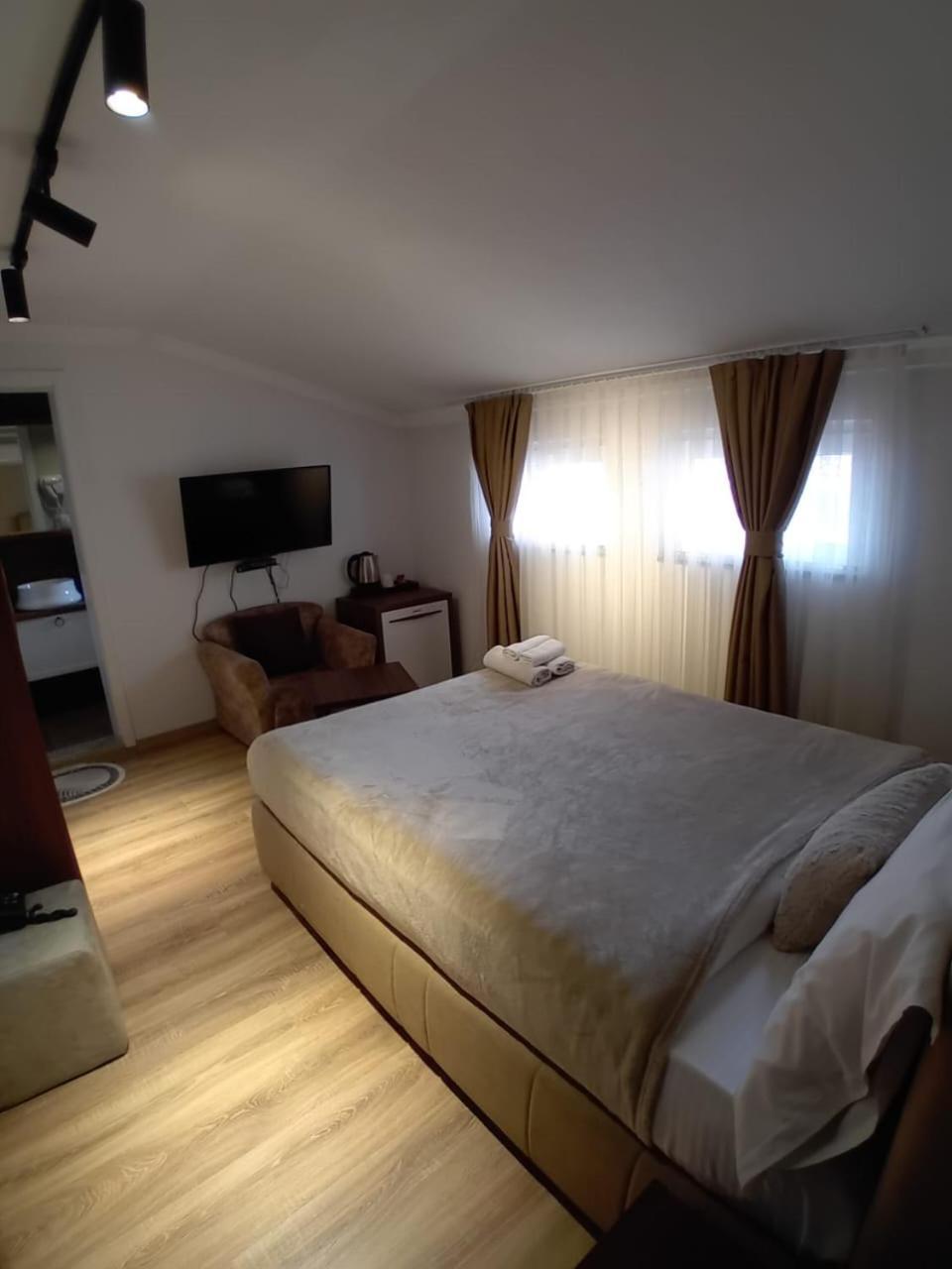 Hotel Driada Gjakova Bagian luar foto