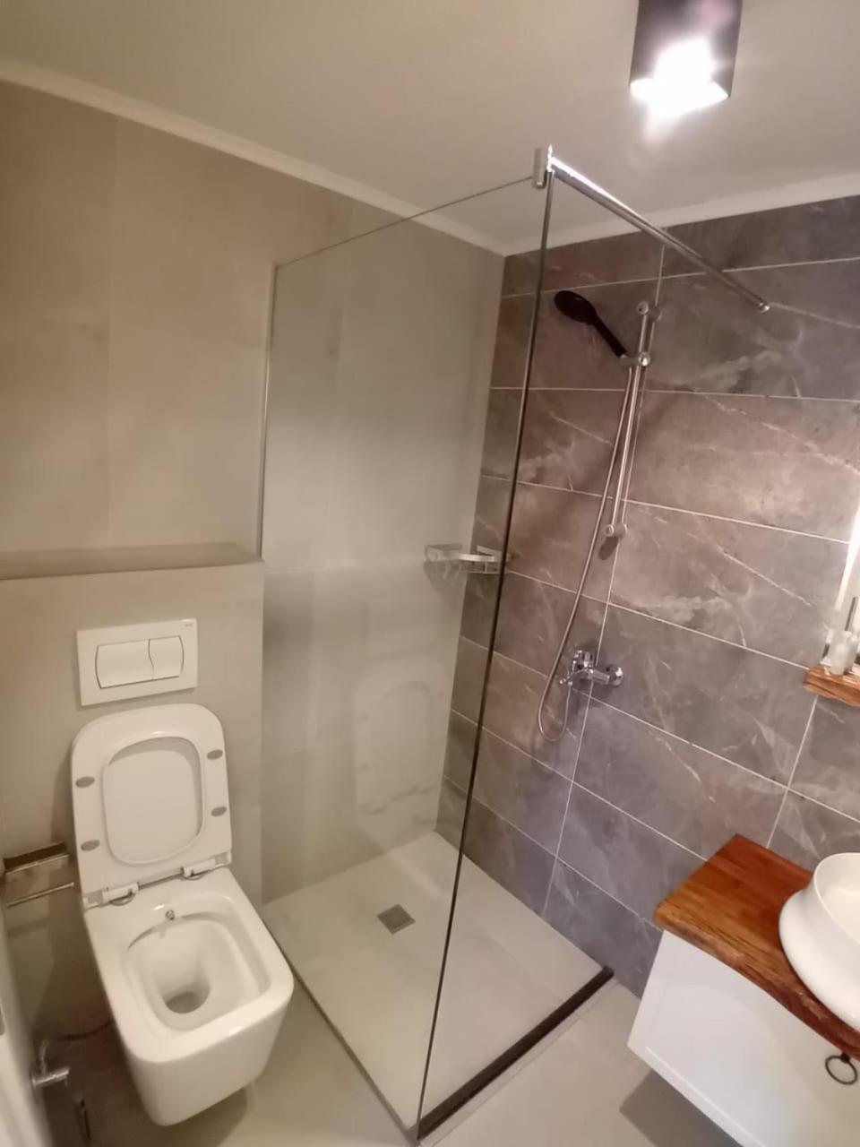 Hotel Driada Gjakova Bagian luar foto