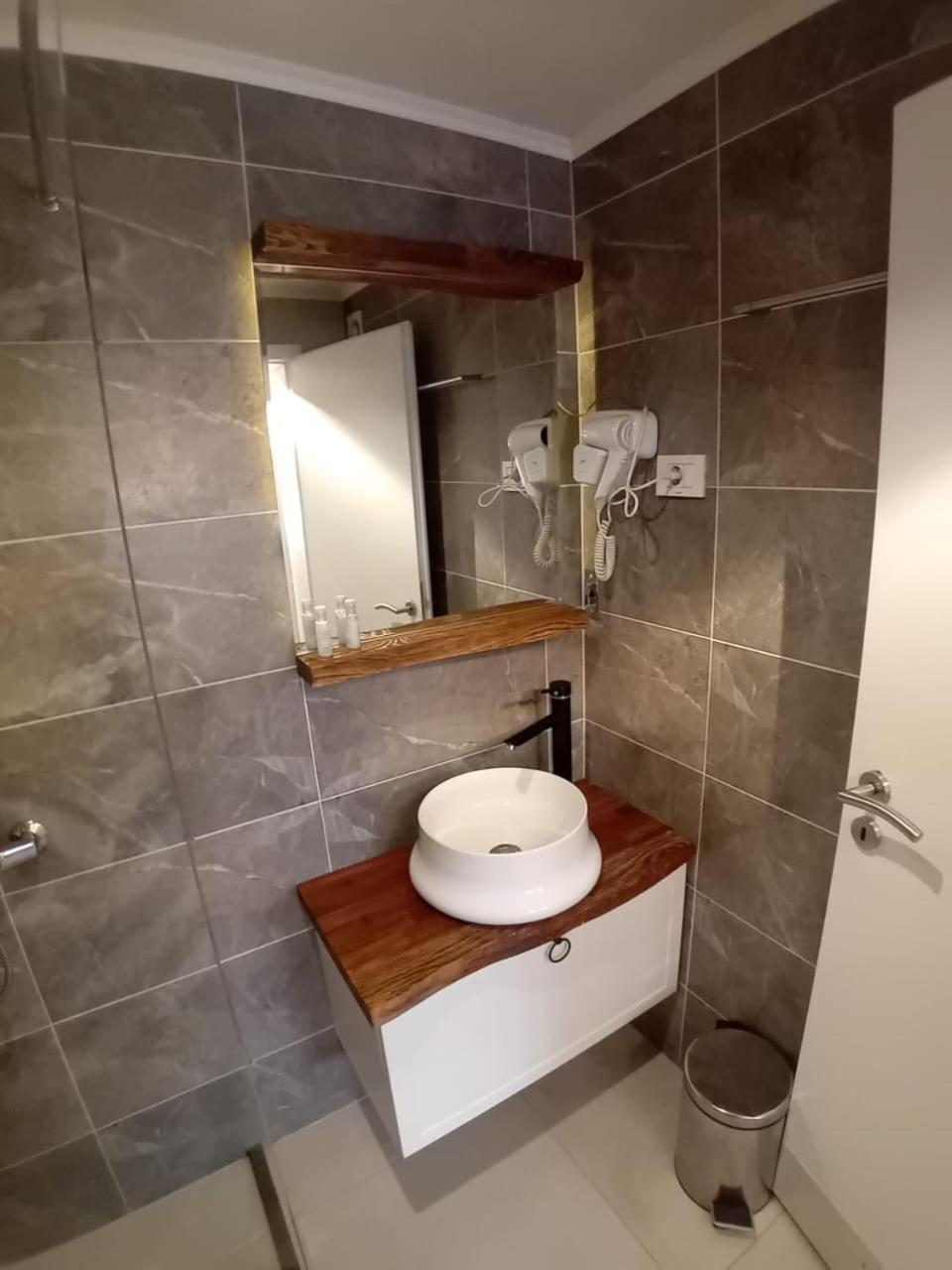 Hotel Driada Gjakova Bagian luar foto