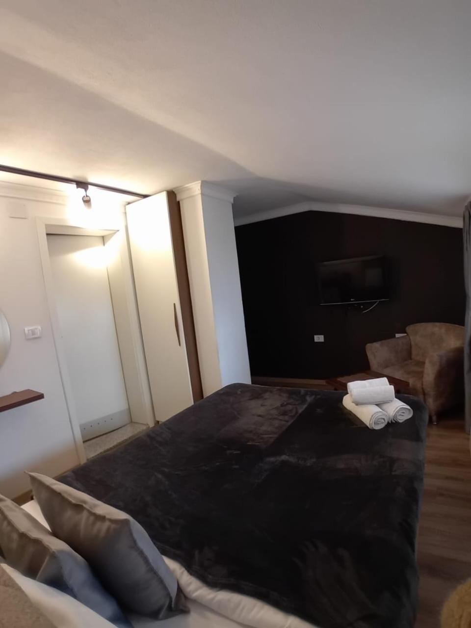 Hotel Driada Gjakova Bagian luar foto